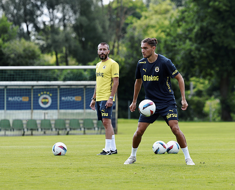 TRANSFER HABERİ: A Milli Takım’ın genç yıldızı Fenerbahçe’ye! Merih ve Cenk derken...