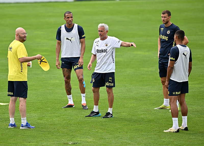 İşte Fenerbahçe’nin kamp raporu! Kimler gidecek, kimler kalacak?