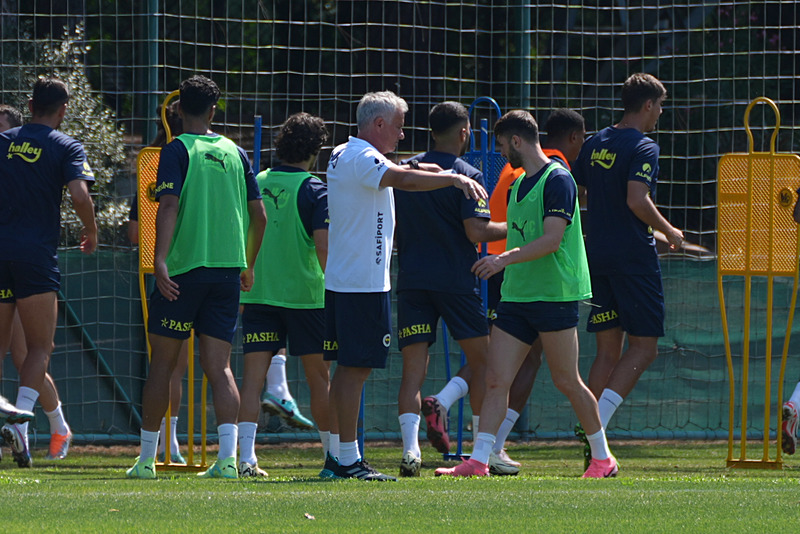 Fenerbahçe’den flaş orta saha hamlesi! Jose Mourinho bizzat istedi