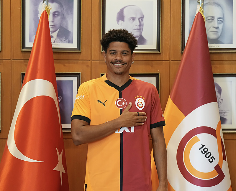 Galatasaray’da çarpıcı gelişme! Gabriel Sara...