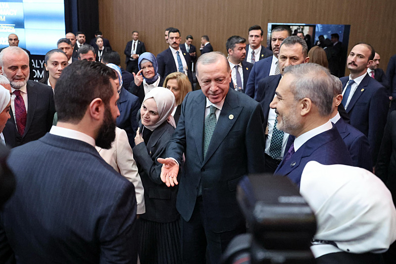 Başkan Erdoğan Ahmed Şara ile Antalya’da görüştü… Suriye için istikrar ve refah vurgusu