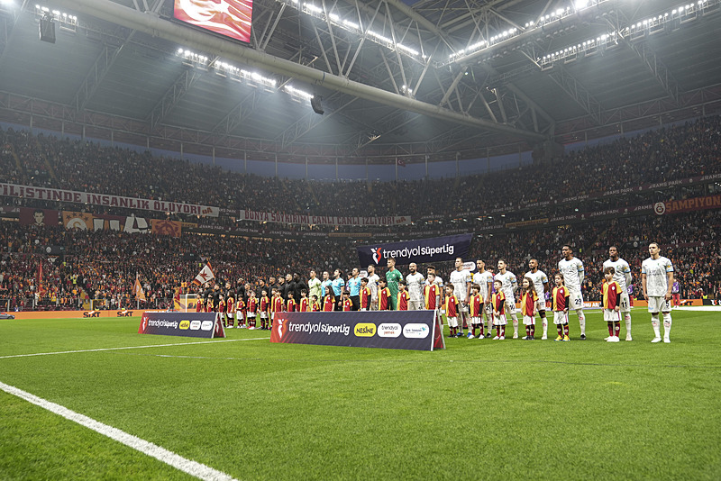Galatasaray’dan Fenerbahçe’ye yılın transfer çalımı!
