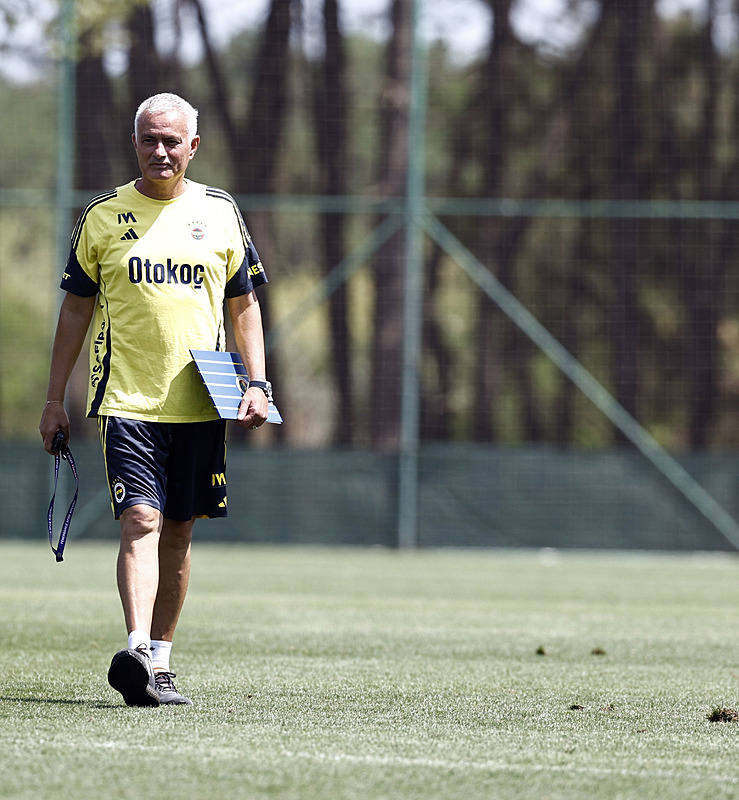 İşte Fenerbahçe’nin Feyenoord maçı 11’i! Jose Mourinho’dan sürpriz tercih