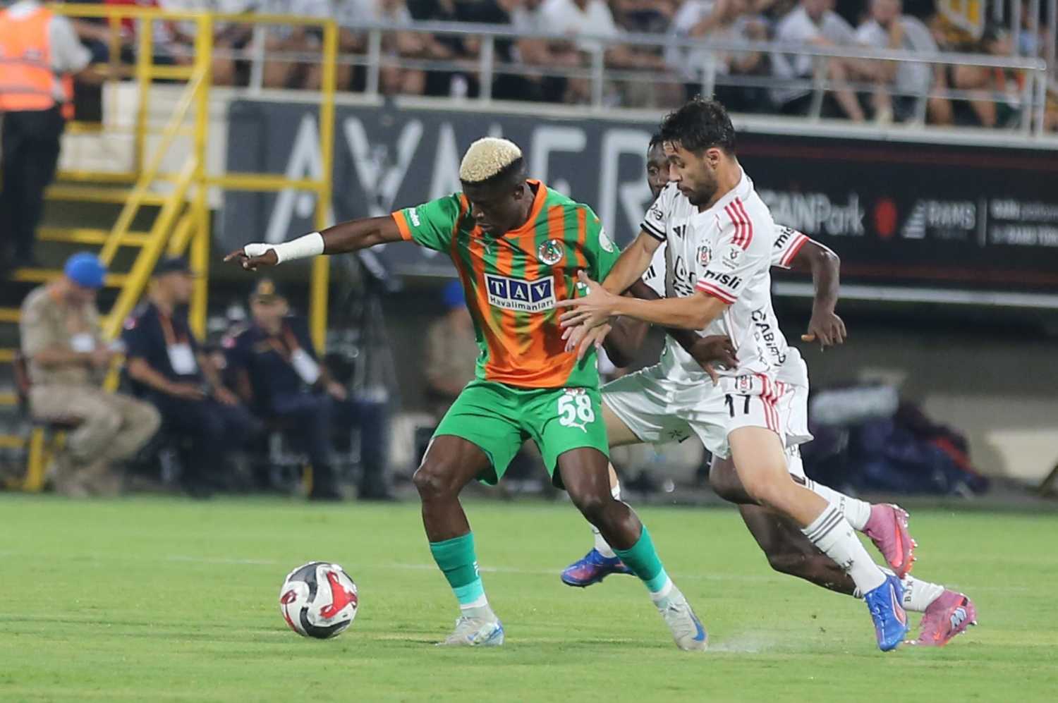 Fenerbahçe’den dev transfer operasyonu! Hedefte 3 yıldız var