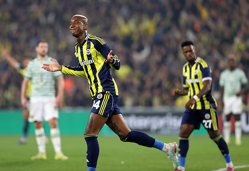 Fenerbahçe’den dev transfer operasyonu! Hedefte 3 yıldız var