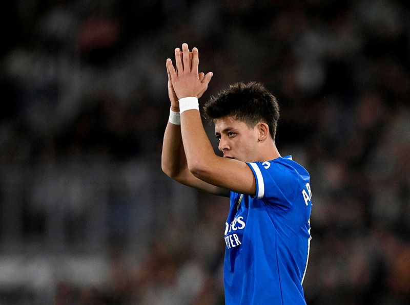 Fenerbahçe’den dev transfer operasyonu! Hedefte 3 yıldız var