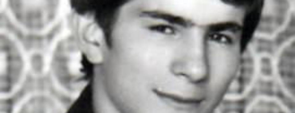 Okul yıllarındaki fotoğrafını paylaştı-2