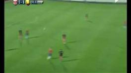 30 metreden topukla gol attı