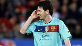 Messi basketbola da el attı
