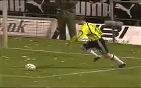 Böyle sakar futbolcu görülmedi
