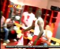 Soyunma odasında Didier Drogba şov!