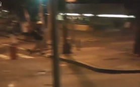 Göstericiler polisi linç ediyordu