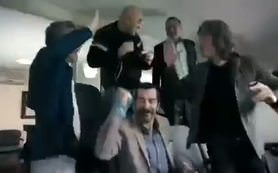Benimle Oynar mısın? fragman