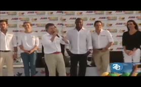 Seçim konuşmasında altına yaptı!