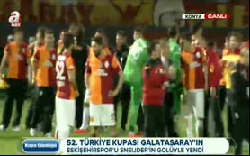 İşte kupa töreni!