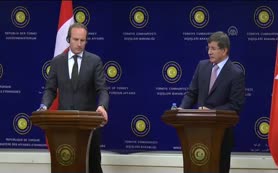 Davutoğlu'ndan demokrasi dersi!