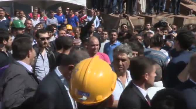 Uğur Dündar'a Soma'da protesto!