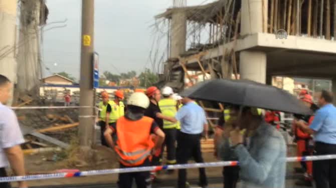 Sakarya Arifiye'de istasyon çöktü