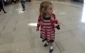İlk defa ezan sesi duyan çocuk