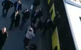 Bir metrobüsten kaç insan iner?