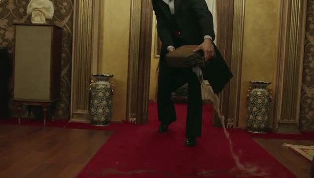 Mahir, Sarı Cemal'in mekanını ateşe verdi