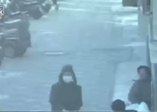 4.kattan düşen kızı yakalayabilmek için seferber oldular