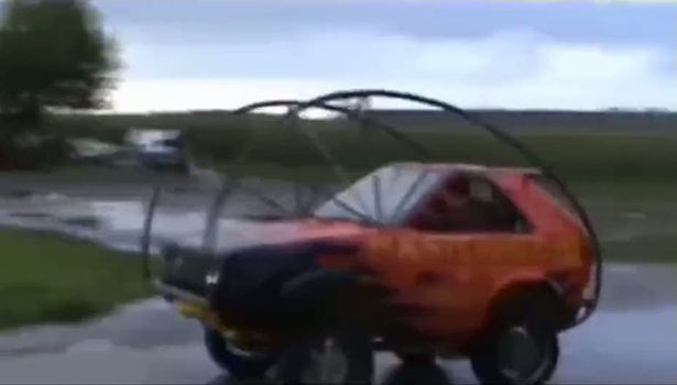 Taklacı otomobil