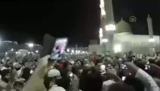 Erdoğan'a Mescid-i Nebevi'de sevgi gösterisi