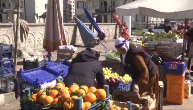 Bu pazarda erkeklerin çalışması yasak