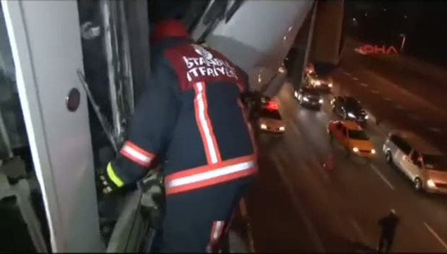 İstanbul Üsküdar'da faciadan dönüldü-3