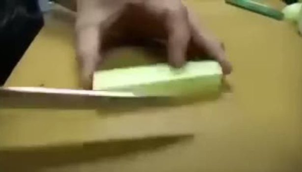 Salatalığı nasıl doğradığına inanamayacaksınız!
