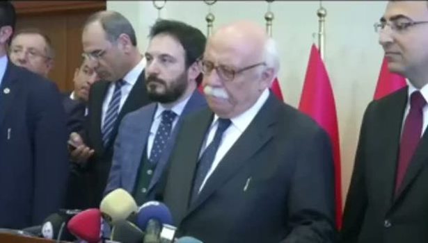 Nabi Avcı'dan Cihan muhabirine ders!