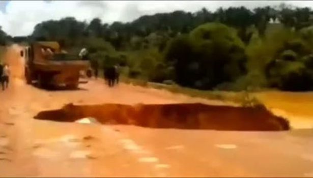 Yol otobüsü yuttu