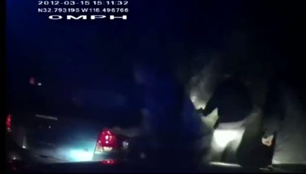 ABD polisi ateş etti, otomobil alevler içinde kaldı