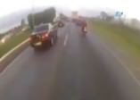 Karşı şeritte kopan lastik sonu oldu !