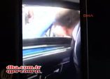 Başbakan Davutoğlu aracında vatandaşlarla selamlaştı