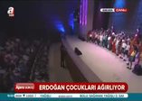 Erdoğan Saray'da çocuklarla şarkı söyledi