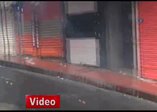 Kurtuluş'ta polise molotoflu saldırı
