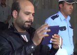 Cesedi gören cep telefonuna sarıldı