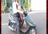 Köpeğin bir emniyet kemerini takmadığı kaldı!