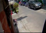Güpegündüz sokak ortasında defalarca bıçaklandı