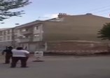 Boşaltılan bina böyle çöktü
