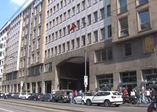 Türk vatandaşlarından Milano'daki seçim sandığına yoğun ilgi