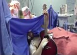 Beyin ameliyatı olurken gitar çalıp şarkı söyledi