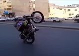 Çılgın motosiklet sürücüsü