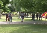 Polis parkta narkotik köpekle uyuşturucu aradı