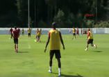 Podolski ve Burak birbirine girdi
