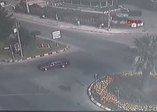 Düğün konvoyunun önünü kesmek isteyen iki çocuğa araba çarptı