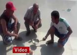Adana'nın sıcağı tavada yumurta pişirtti