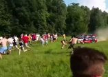 Bu rallide seyircilerin refleksi hayat kurtardı